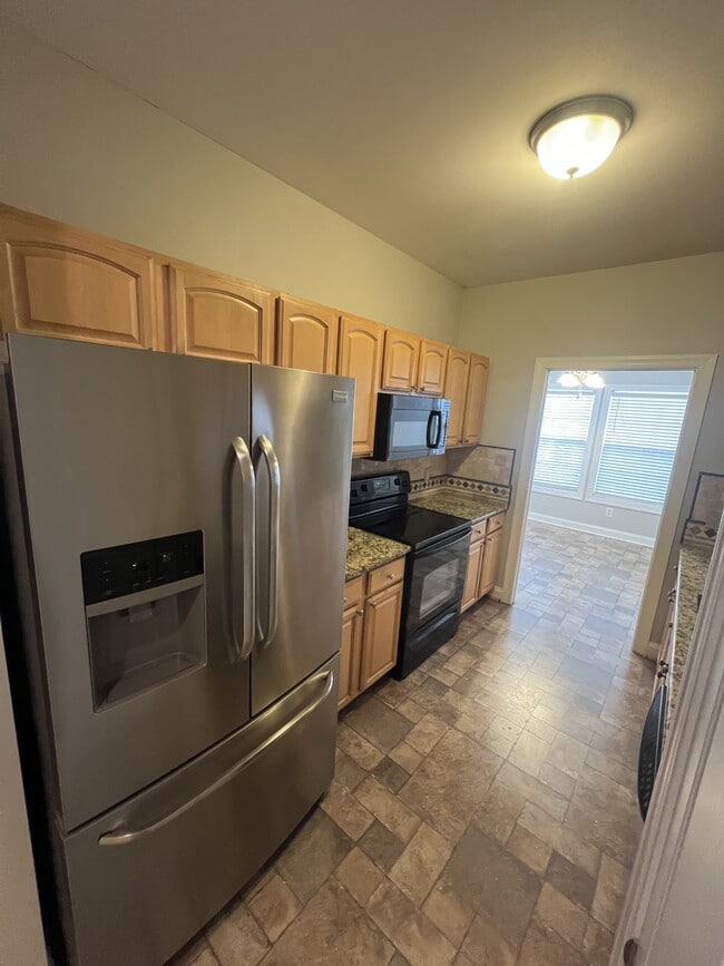 Building Photo - 1942 Tara Ct