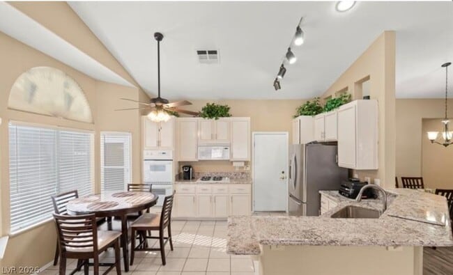 Building Photo - 6578 Hedge Top Ave