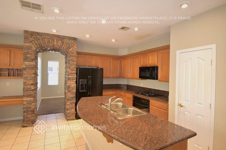 Building Photo - 10414 Nostalgia Cir