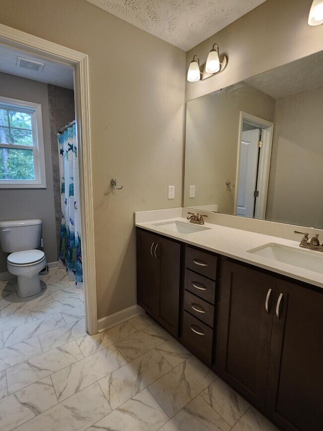 Building Photo - 111 Clearwater Harbor