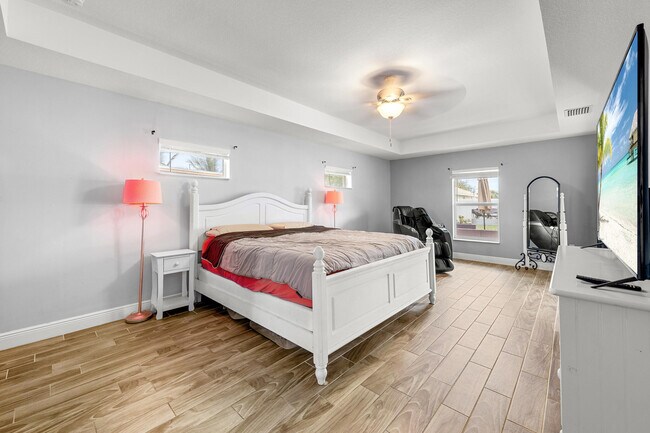 Building Photo - 1280 SW Kalevala Dr