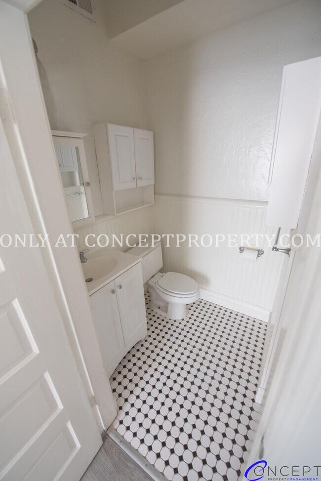 Building Photo - 5000 S Jones Ct