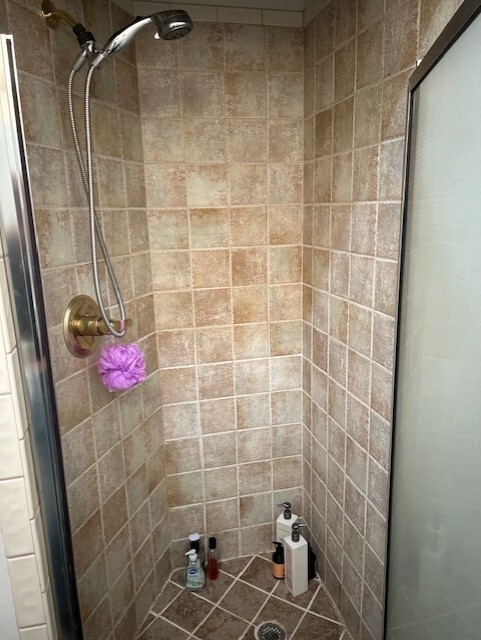 Shower - 4965 SW 91st Ter