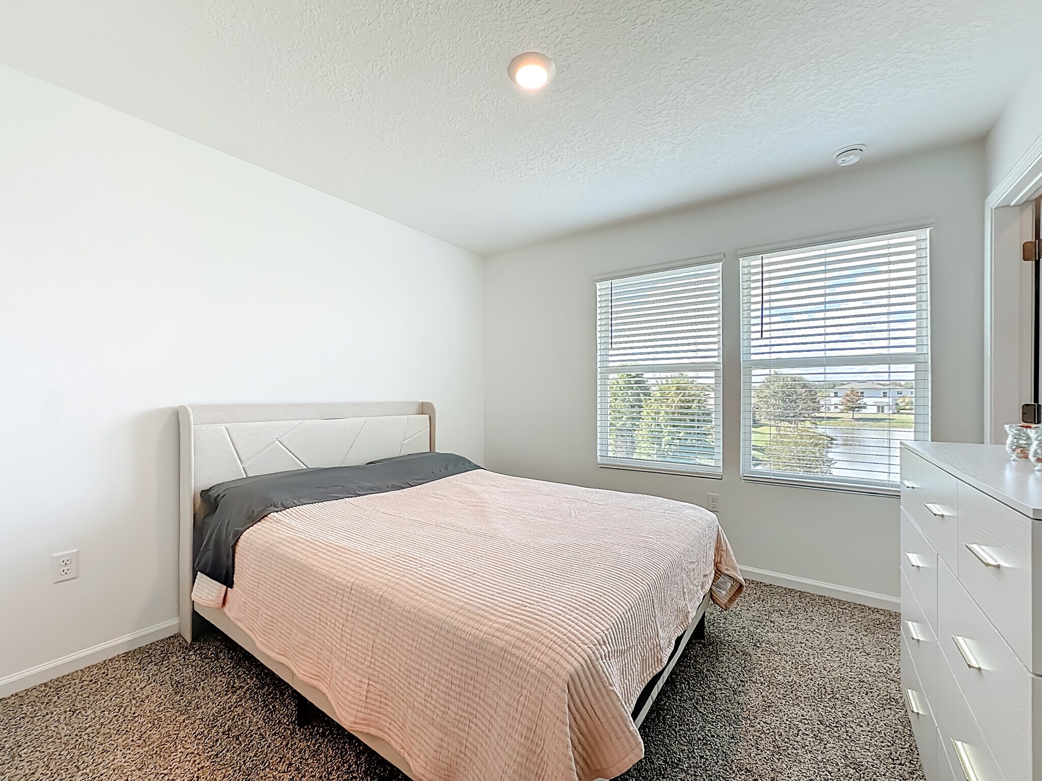 Building Photo - 53 Palmones St