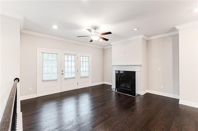 Building Photo - 3634 Via Nuova Ln
