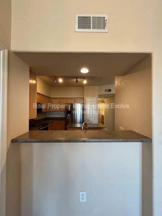 Building Photo - 425 W Rio Salado Pkwy