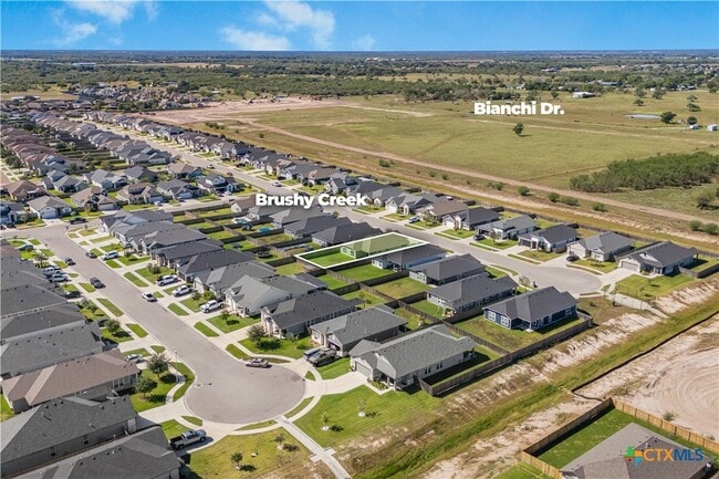 Building Photo - 412 Brushy Creek