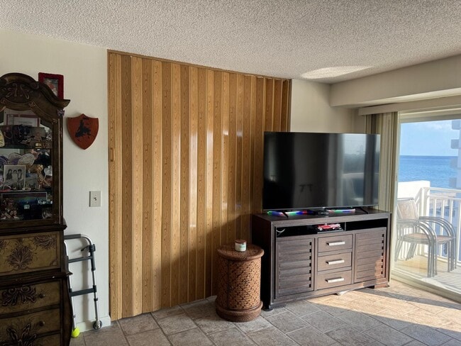 Building Photo - 4505 S Ocean Blvd