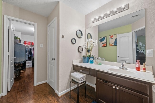 Building Photo - 2903 Valiant Scene Ct