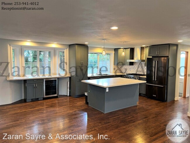 Building Photo - 3 br, 2.5 bath House - 1350 South 250th St...