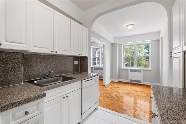 Building Photo - 45 Popham Rd