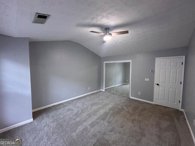 Building Photo - 2025 Austin Park Cir