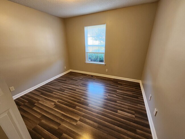 Building Photo - 4028 Challis Dr