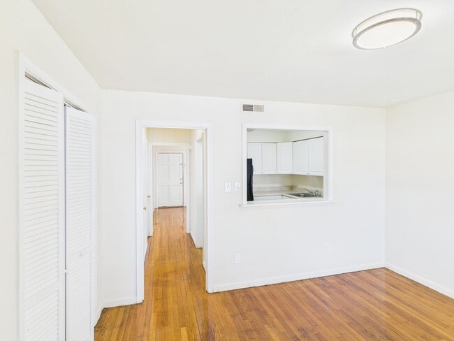 Building Photo - 5500 Stella Rd