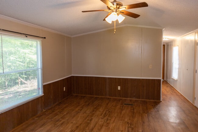 Building Photo - 4700 Silver Creek Church Rd