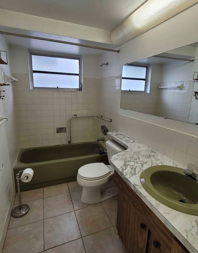 Building Photo - 12411 Partridge Hill Row