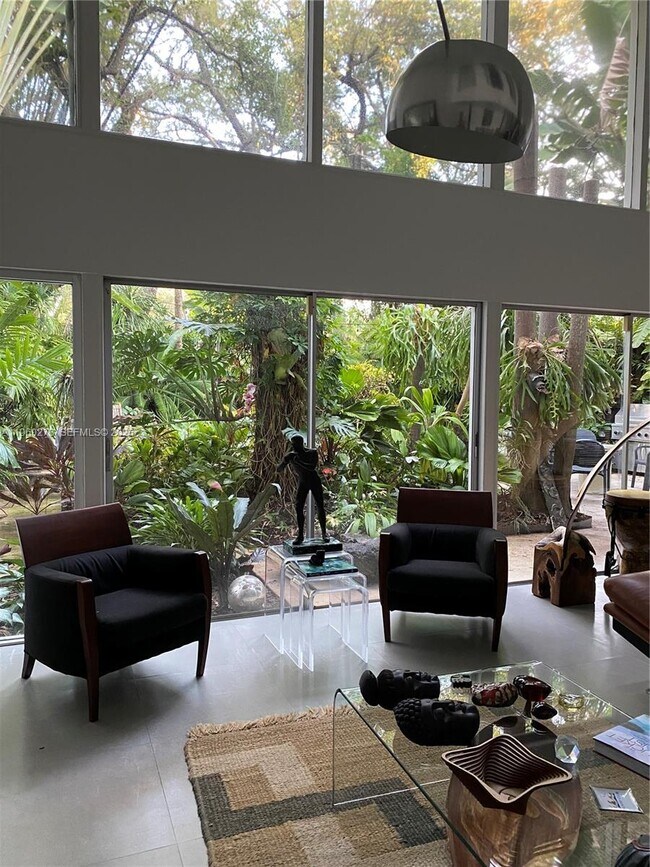 Building Photo - 2485 Inagua Ave