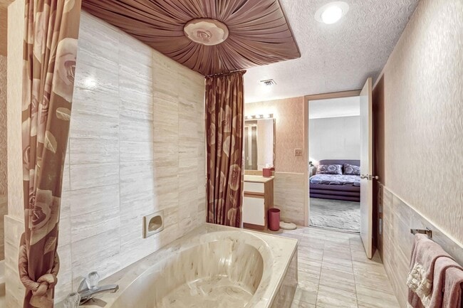 Building Photo - 3407 S Ocean Blvd