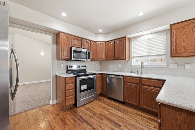 Building Photo - $2,620.95 with $300 off the first month's rent, 5 Beds - 3.5 Bath, Single Family Home in Colorado...