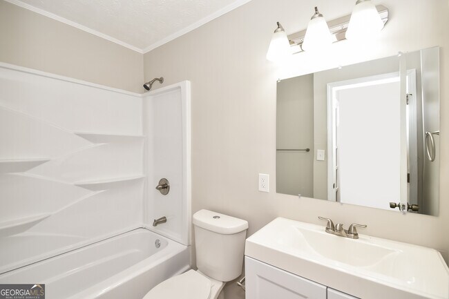 Building Photo - 8467 Fairview Dr