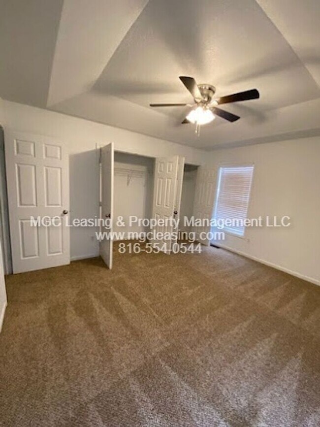 Building Photo - Everyday Comfort in Creekwood Park Townhom...