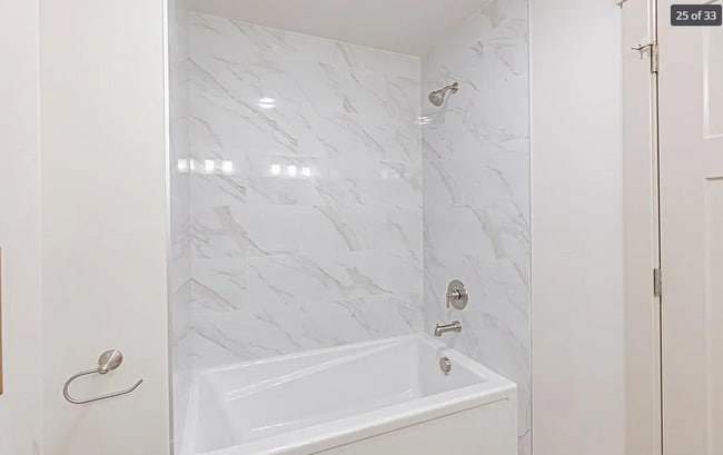 Building Photo - BEAUTIFUL 3 Bed 2.5 Bath Townhome Available!