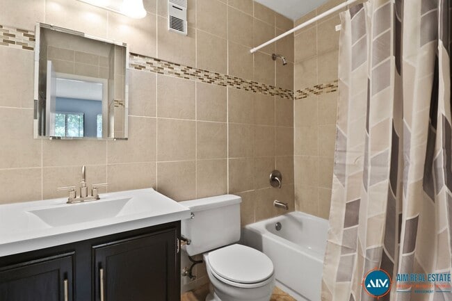 Building Photo - Move-In Ready 2 Bedroom Condo – Steps from...