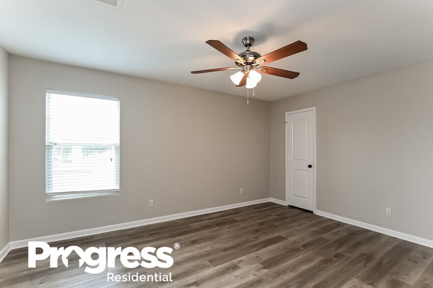 Building Photo - 17611 Sulphur Stream Dr