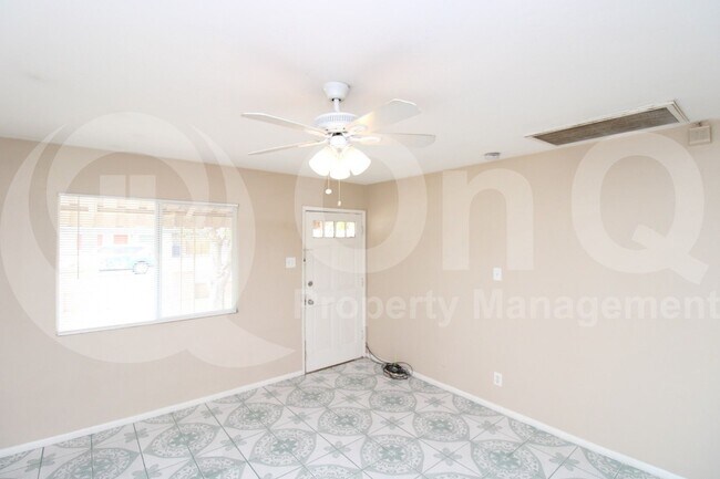 Building Photo - 2417 N 20th Dr