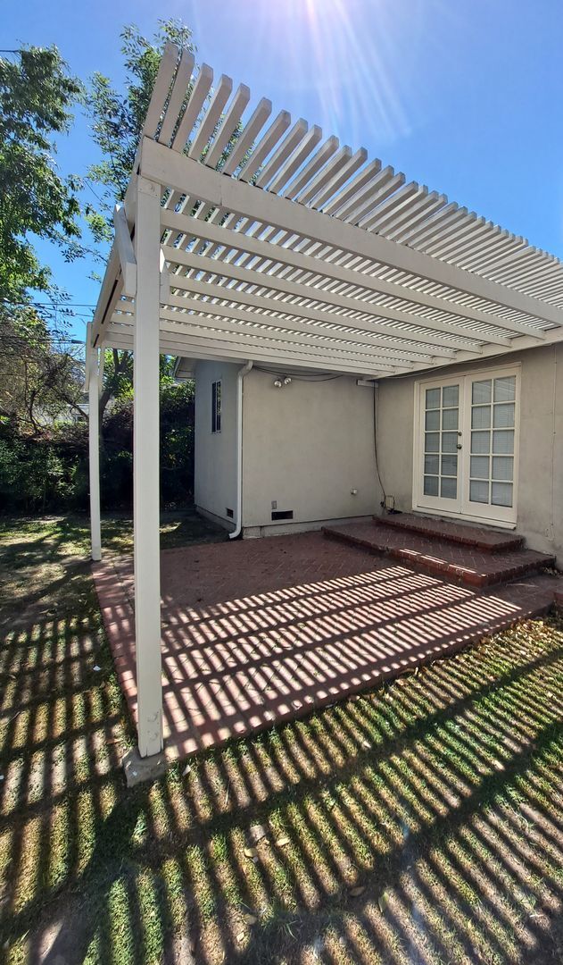 Building Photo - 3 BEDROOM HOME W/CENTRAL AIR CONDITIONING