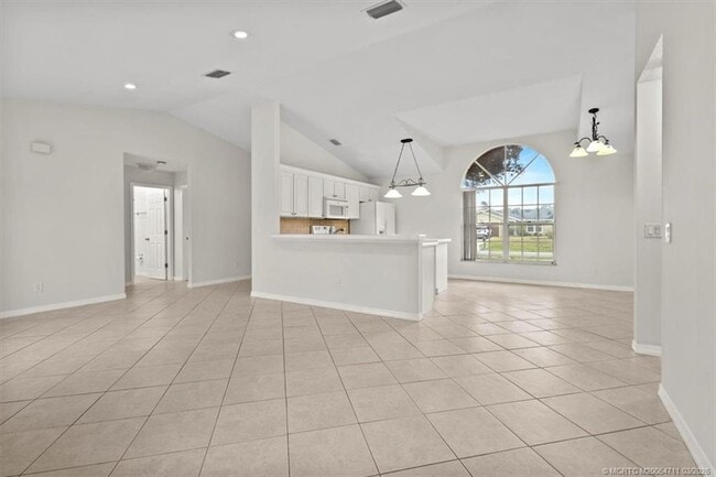 Building Photo - 517 SW College Park Rd