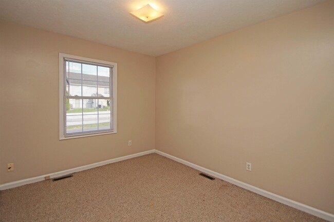 Building Photo - 1041 Oriole Ln