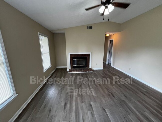 Building Photo - 103 Red Canyon Rd