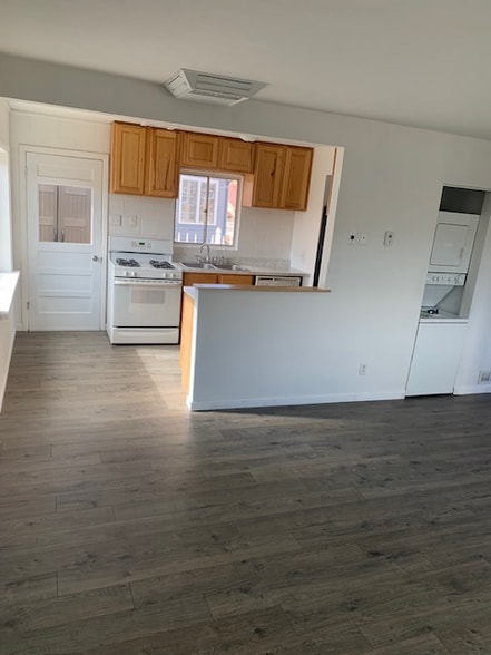 Building Photo - 221 N Rio Grande Ave