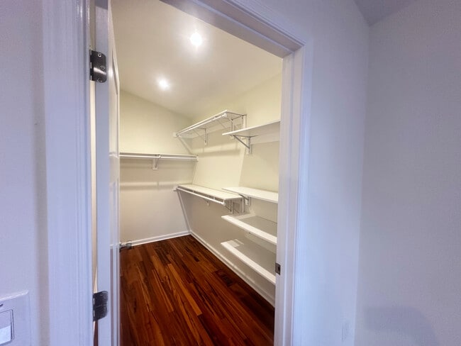 Building Photo - 310 Azalia Dr