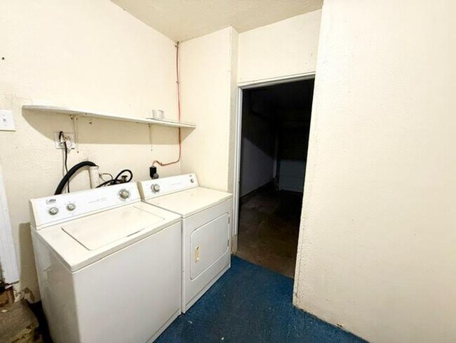 Building Photo - 3716 Parkwood St