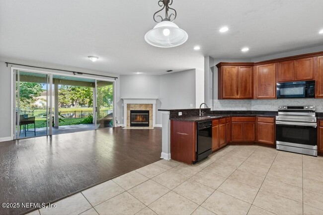 Building Photo - 612 Spruce Creek Rd