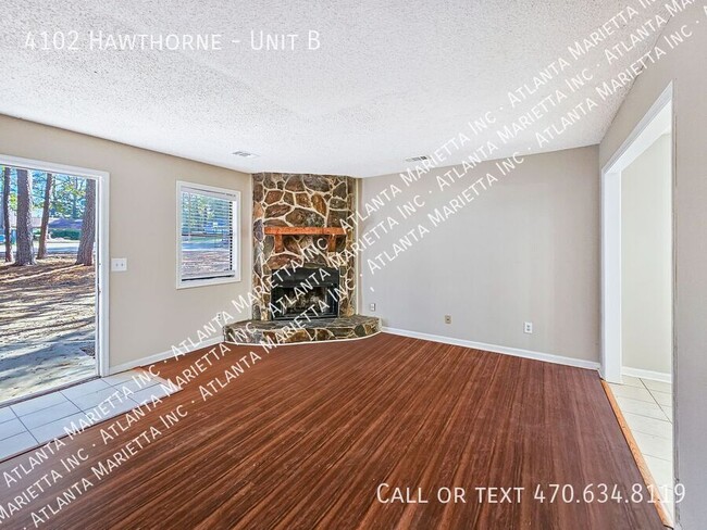 Building Photo - Stylish 3-Bedroom, 2-Bath Ranch Duplex in ...