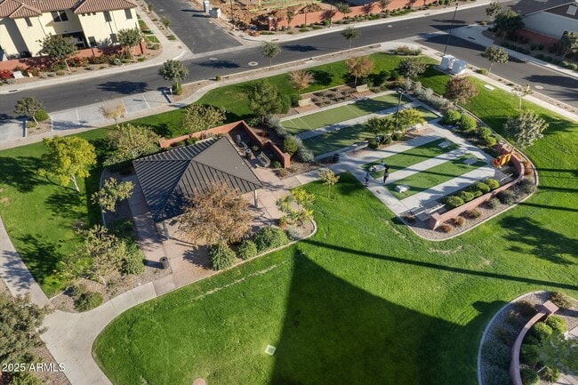 Building Photo - 2527 S Quaintance St