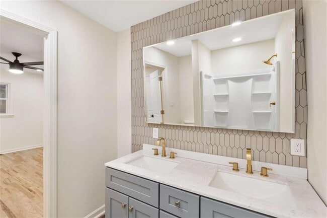 Building Photo - 6048 Blackhawk Trail SE