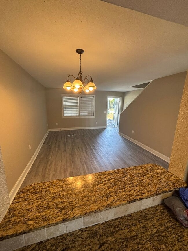 Building Photo - 914 Shorewinds Dr