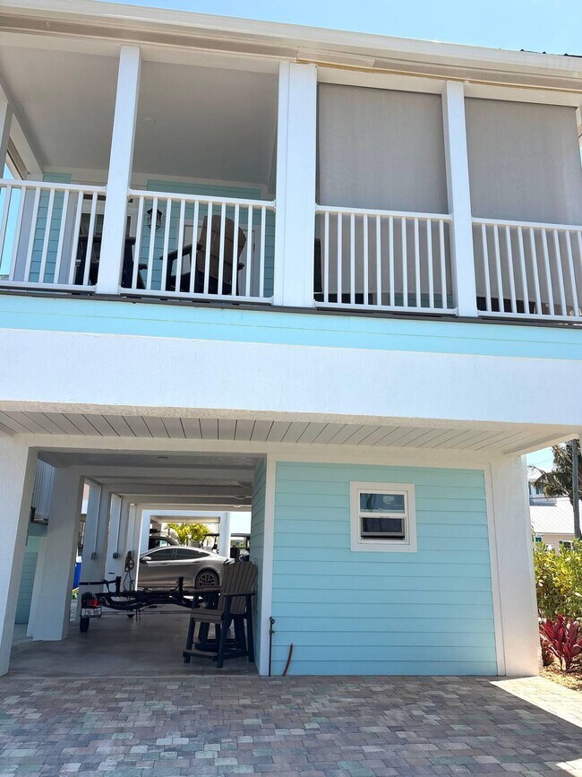Building Photo - 453 NE Indian River Dr
