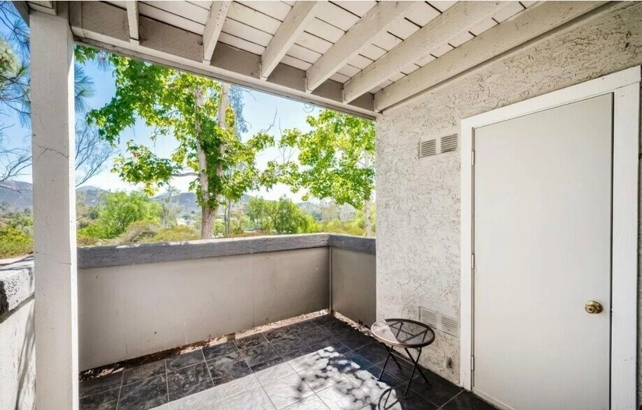 Building Photo - 15016 Avenida Venusto