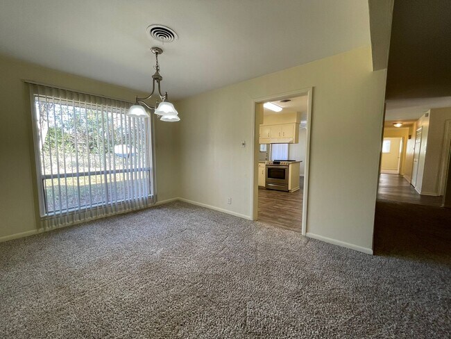 Building Photo - 4616 Fawn Dr