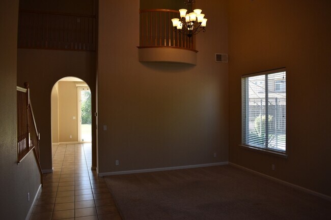 Building Photo - 11079 Malibu Ave
