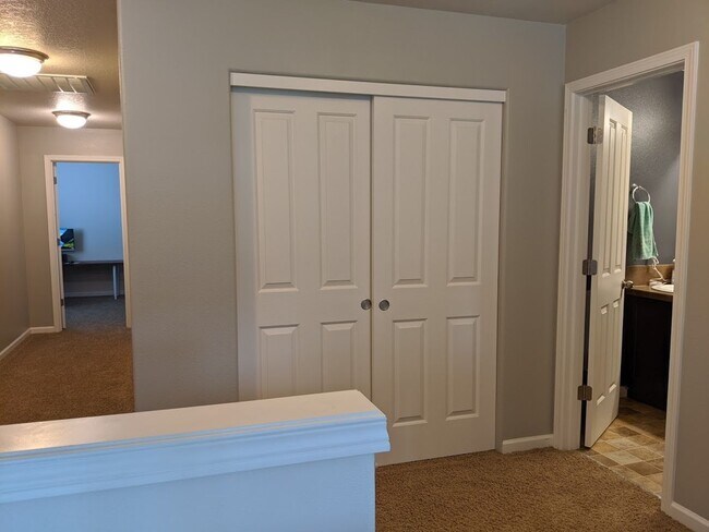 Building Photo - Stunning Home In Hillsboro 3 bedrooms, 2.5 Baths 2,608 Sq. Ft.