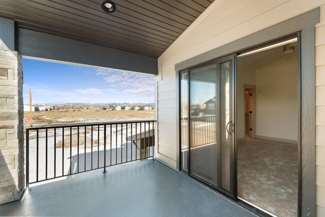 Building Photo - 405 Par Ave