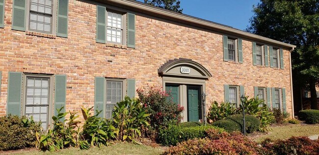 Primary Photo - 3081 Colonial Way