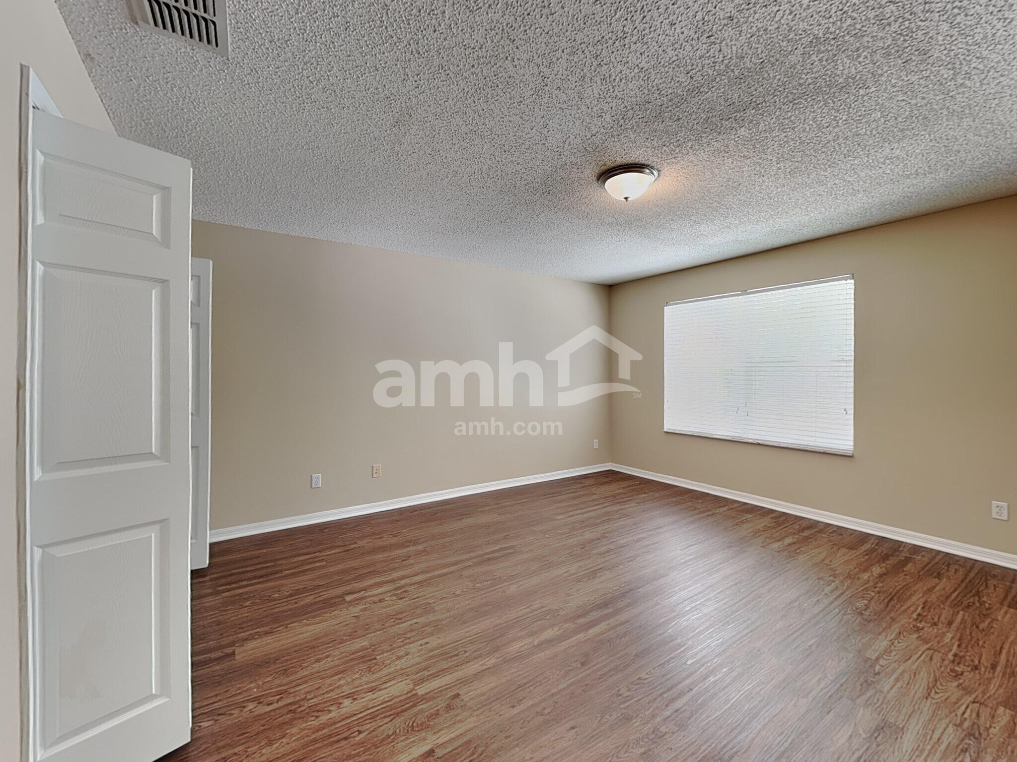 Building Photo - 1888 Vale Dr