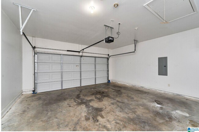 Building Photo - 916 Daventry Trail